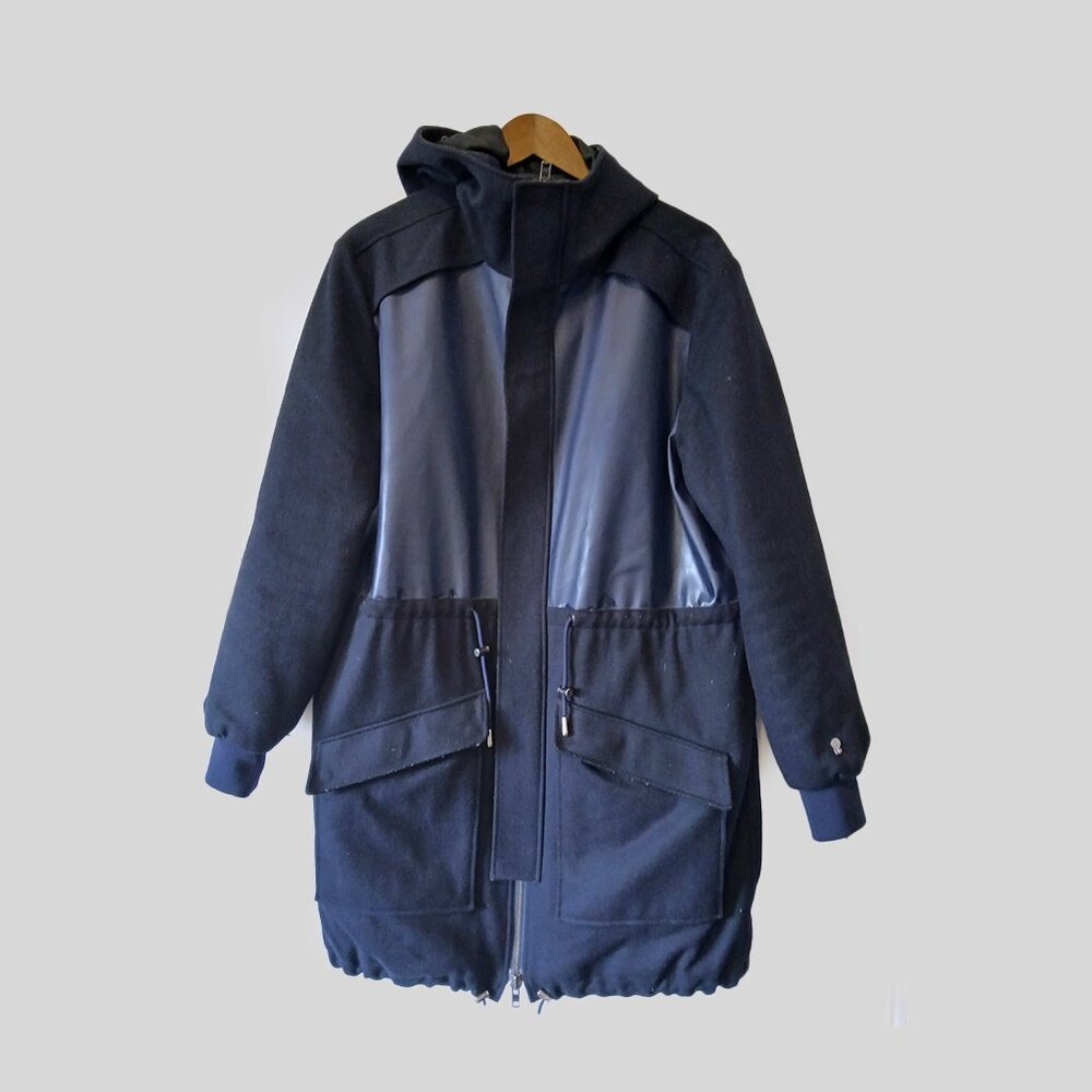 WANDA NYLON - Unisex PVC blue coat - Sz L